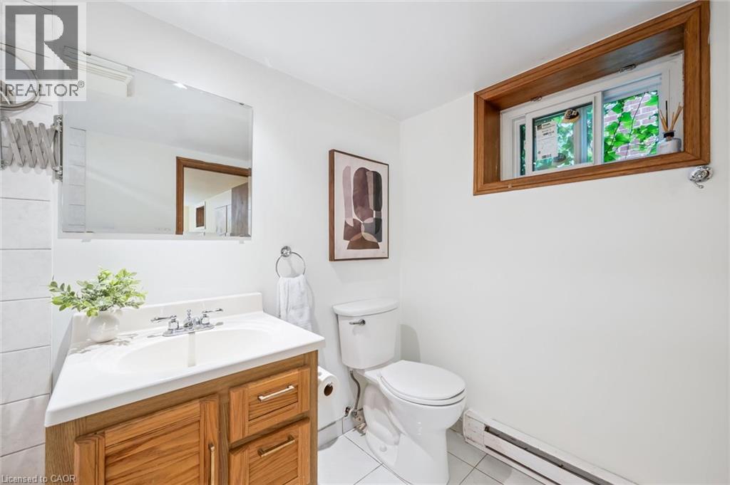 












194 GROVE Street

,
Guelph,




Ontario
N1E2W7

