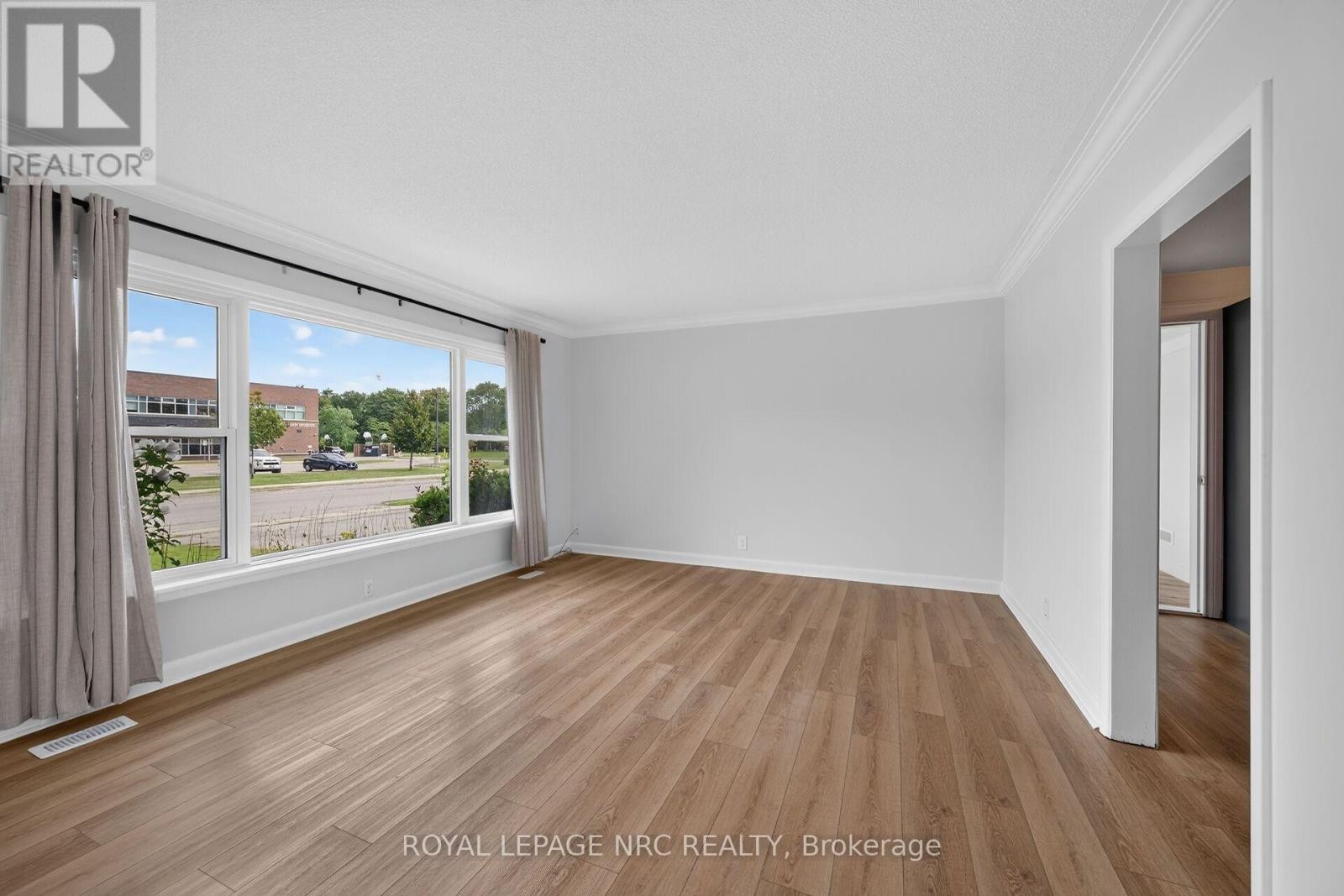 












316 FAIRVIEW AVENUE W

,
Haldimand,




Ontario
N1A1M3

