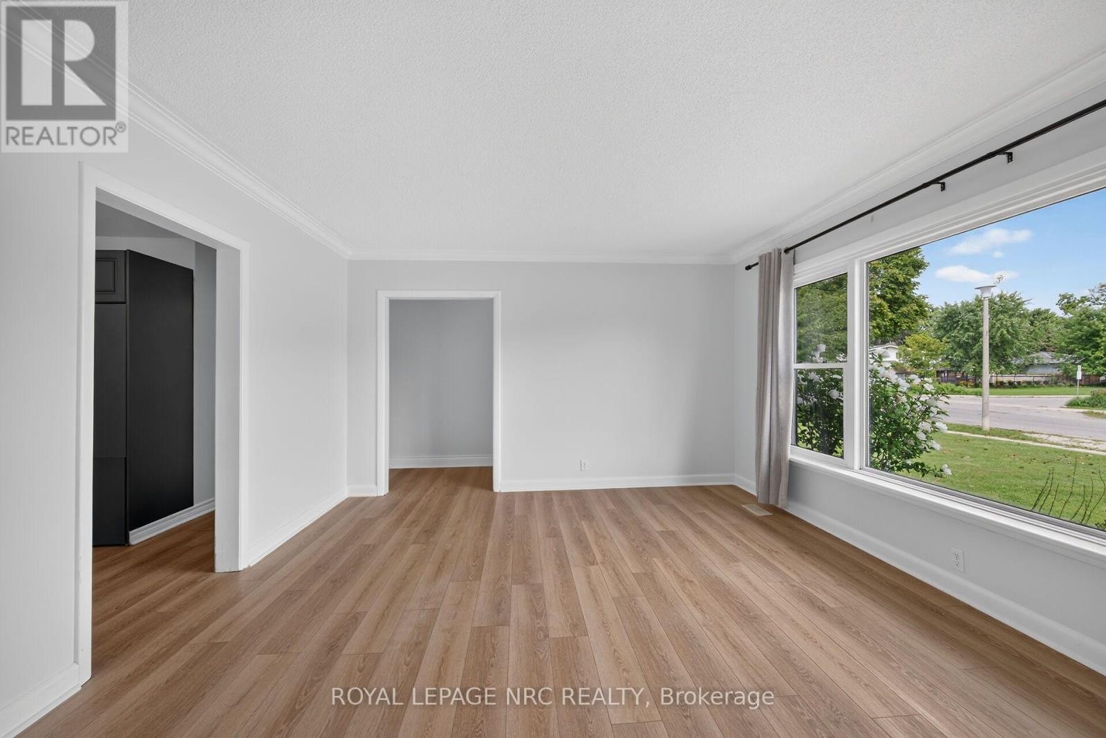 












316 FAIRVIEW AVENUE W

,
Haldimand,




Ontario
N1A1M3

