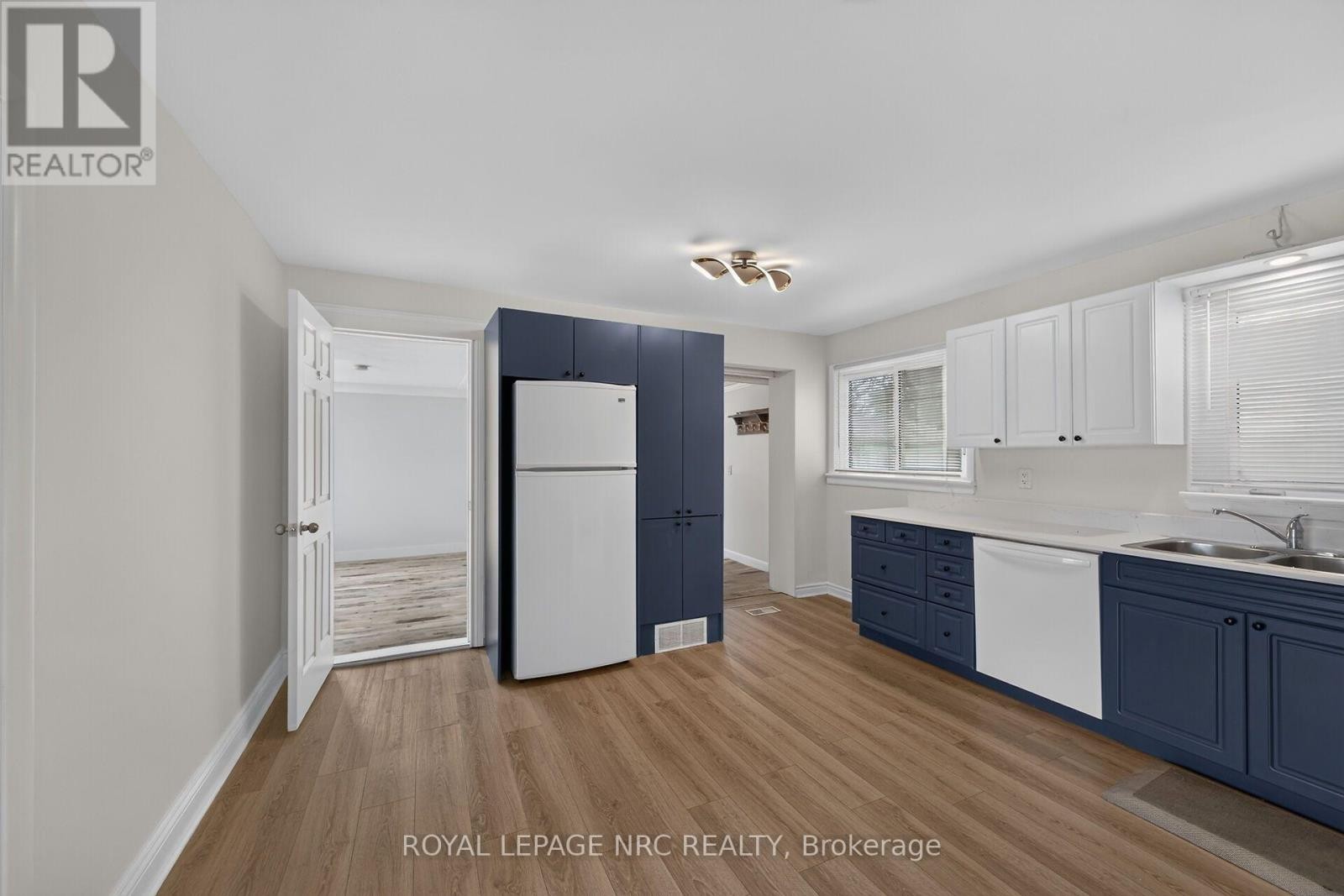 












316 FAIRVIEW AVENUE W

,
Haldimand,




Ontario
N1A1M3

