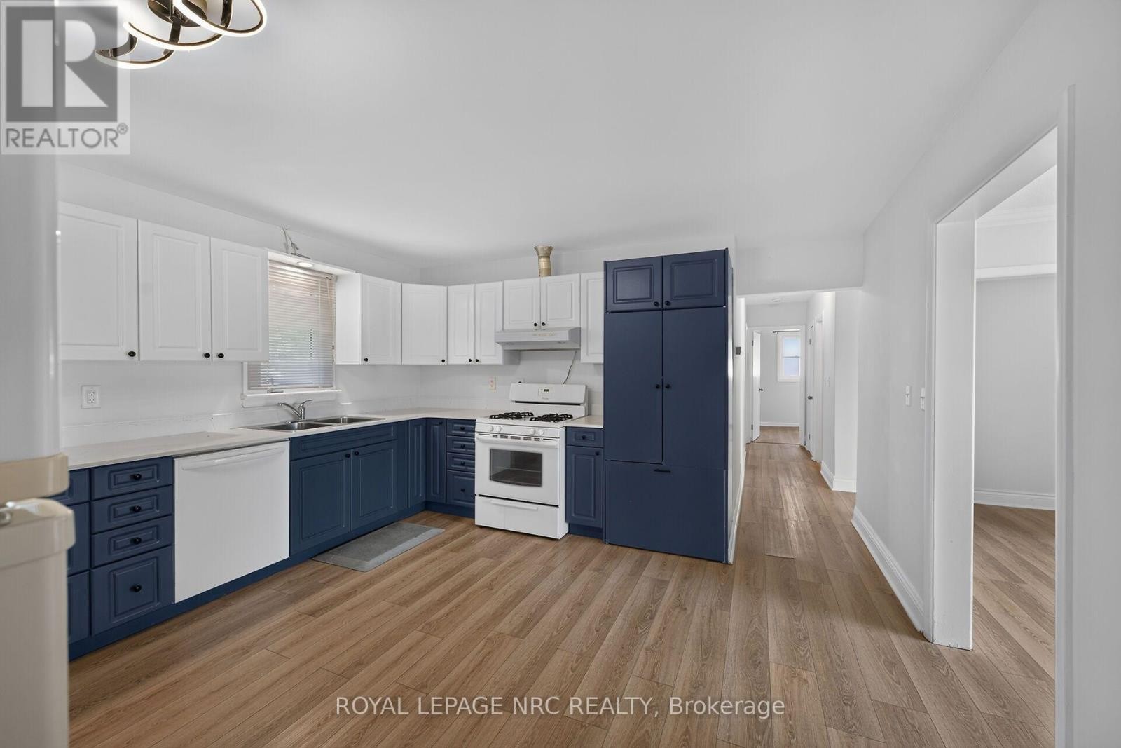 












316 FAIRVIEW AVENUE W

,
Haldimand,




Ontario
N1A1M3

