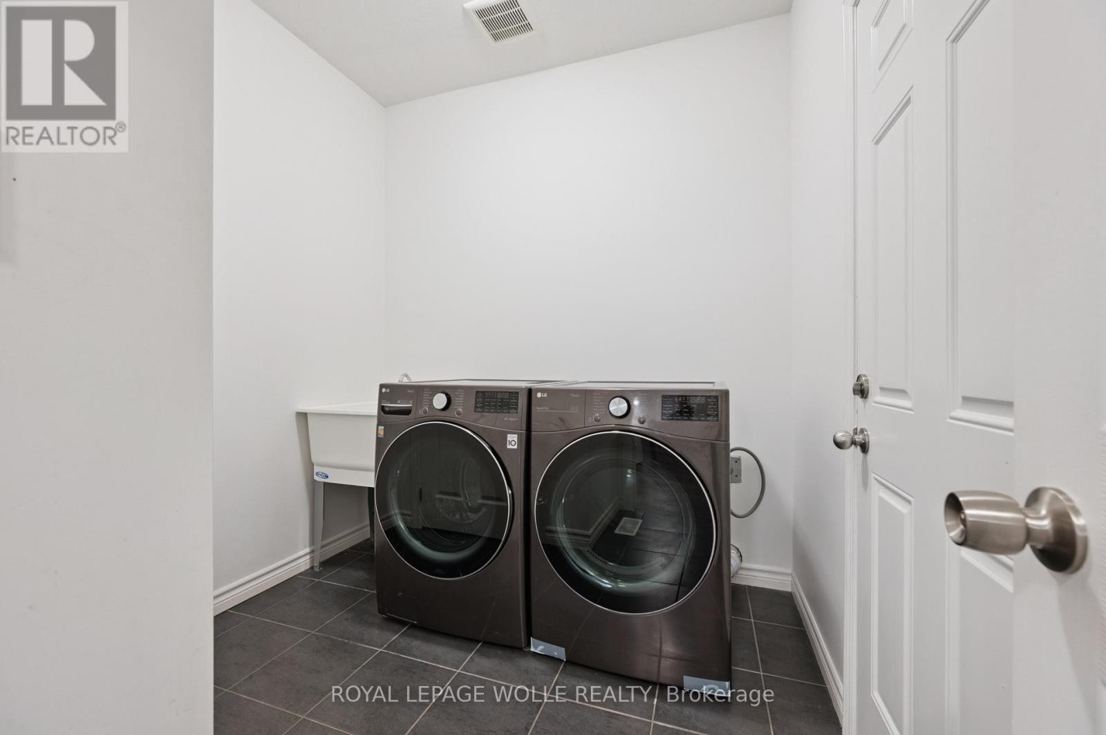 












308 FREURE DRIVE

,
Cambridge,




Ontario
N1S0C1

