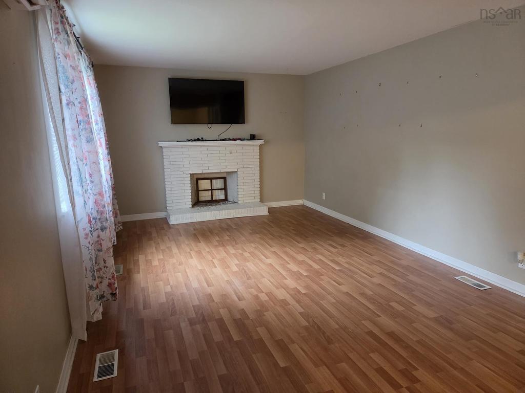 












95 Higgins St

,
Truro,




NS
B2N 2L6

