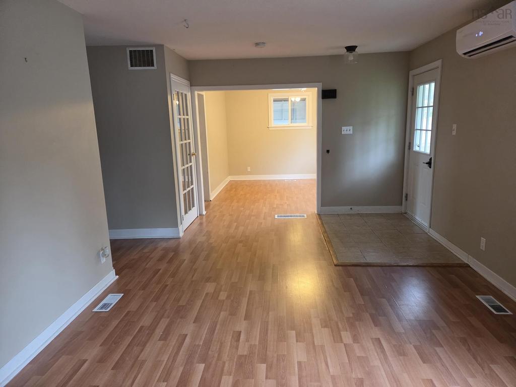 












95 Higgins St

,
Truro,




NS
B2N 2L6

