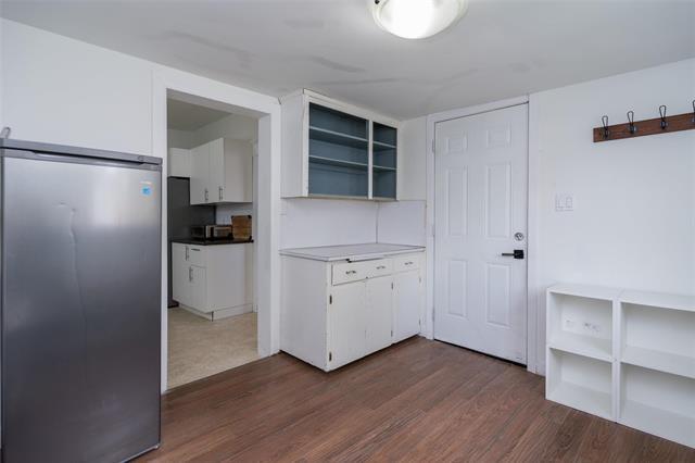 









393


Machray

AVE,
Winnipeg,




MB
R2W 1A5


