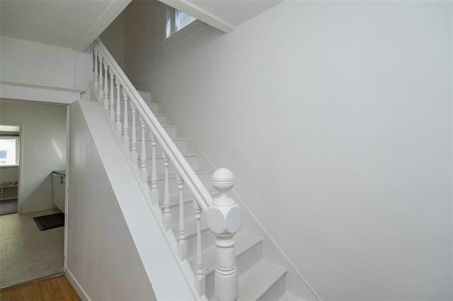 









393


Machray

AVE,
Winnipeg,




MB
R2W 1A5

