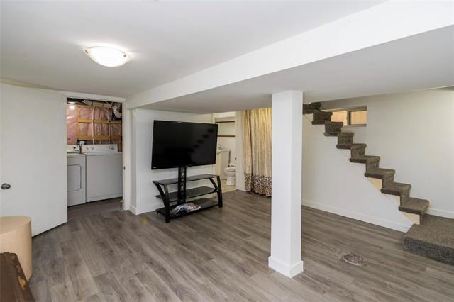 









393


Machray

AVE,
Winnipeg,




MB
R2W 1A5

