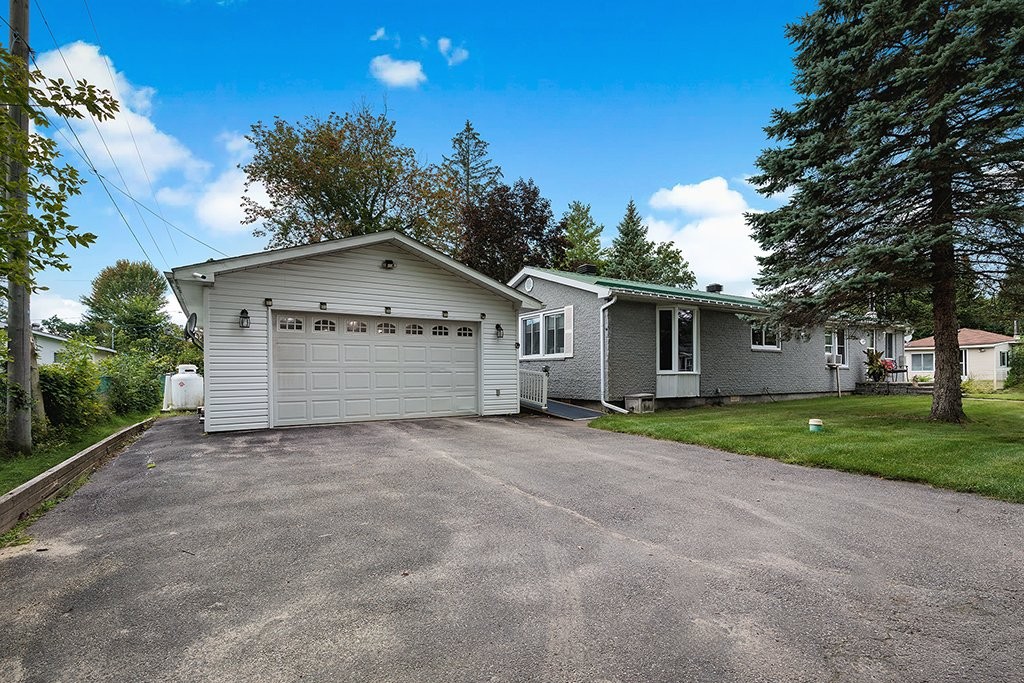 









95


Av. des Peupliers

,
Pontiac,




QC
J0X2G0

