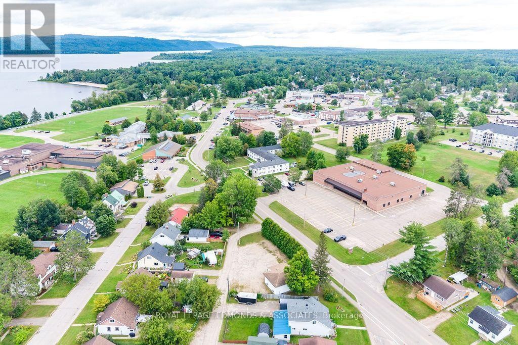 












57 RIDGE ROAD

,
Deep River,




Ontario
K0J1P0

