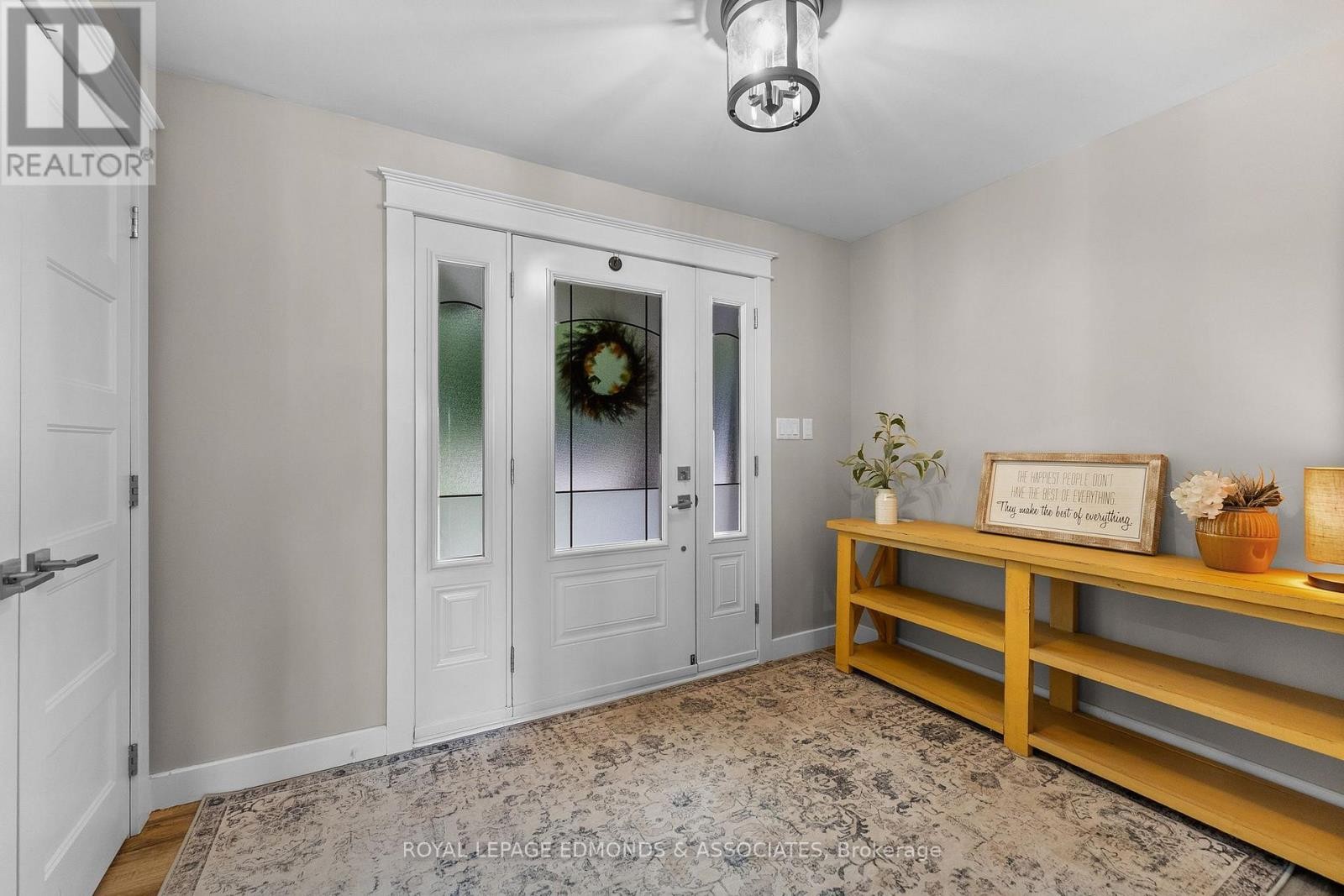 












106 WHITES BEACH TRAIL

,
Whitewater Region,




Ontario
K0J2L0

