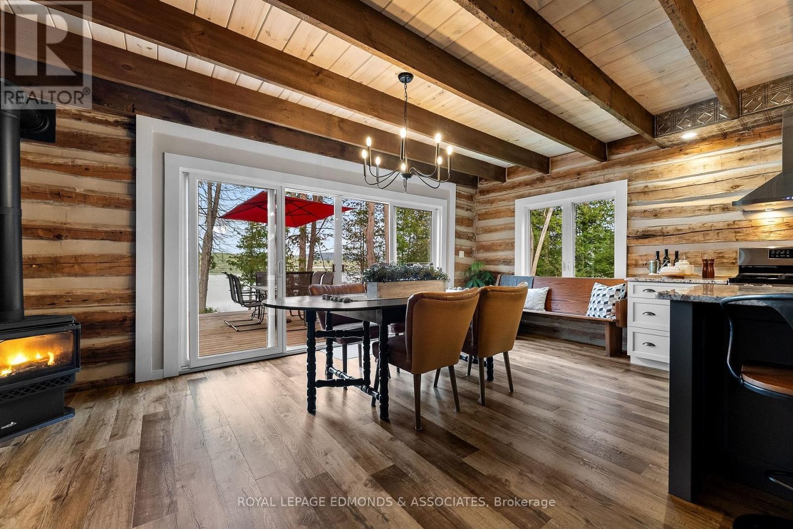 












106 WHITES BEACH TRAIL

,
Whitewater Region,




Ontario
K0J2L0

