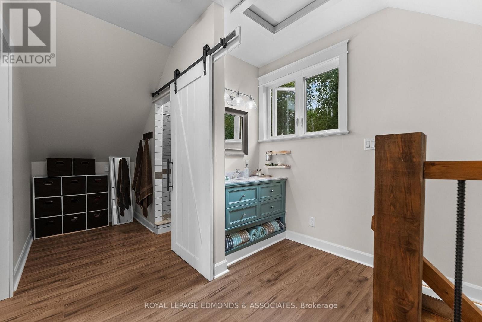 












106 WHITES BEACH TRAIL

,
Whitewater Region,




Ontario
K0J2L0

