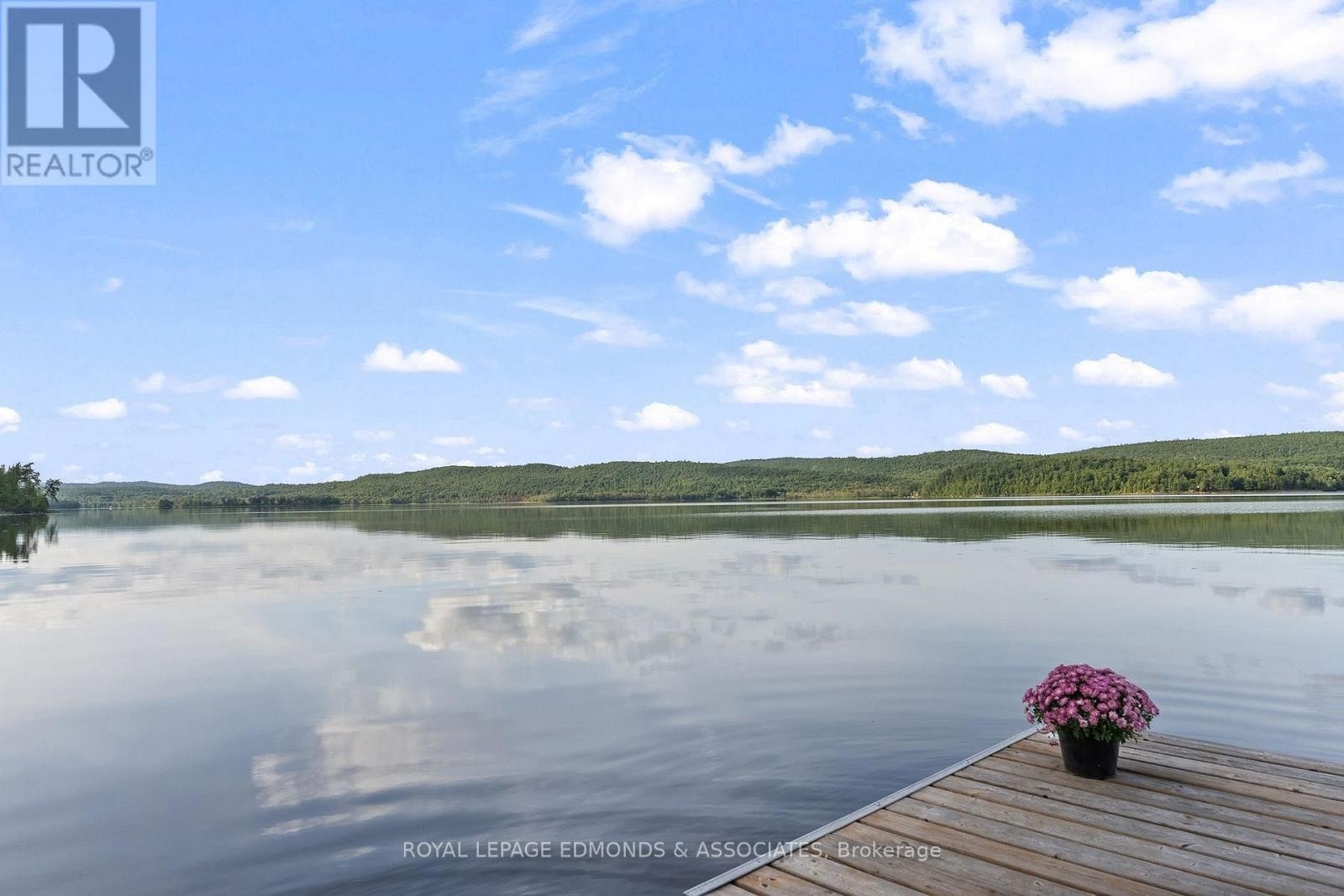 












106 WHITES BEACH TRAIL

,
Whitewater Region,




Ontario
K0J2L0

