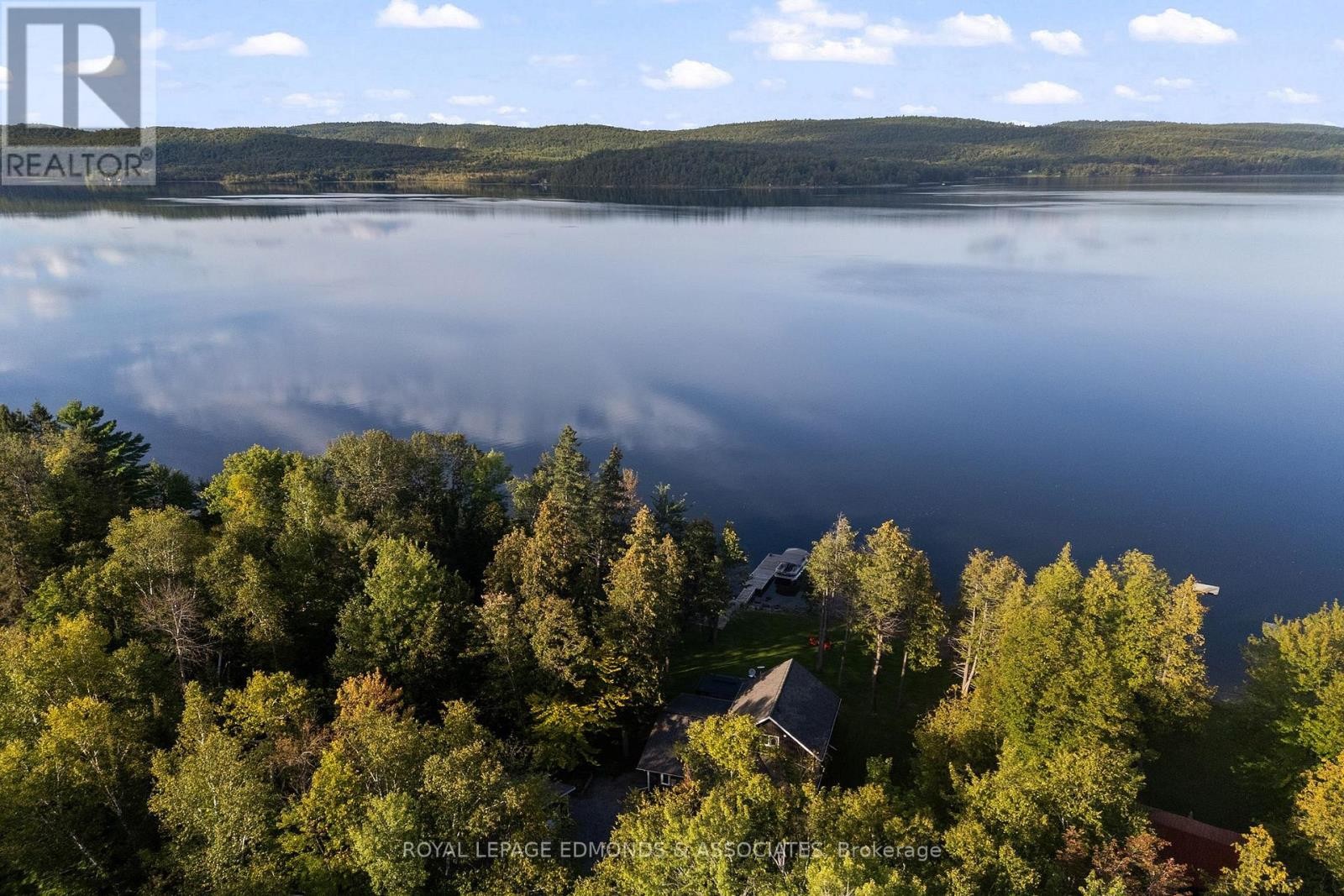 












106 WHITES BEACH TRAIL

,
Whitewater Region,




Ontario
K0J2L0

