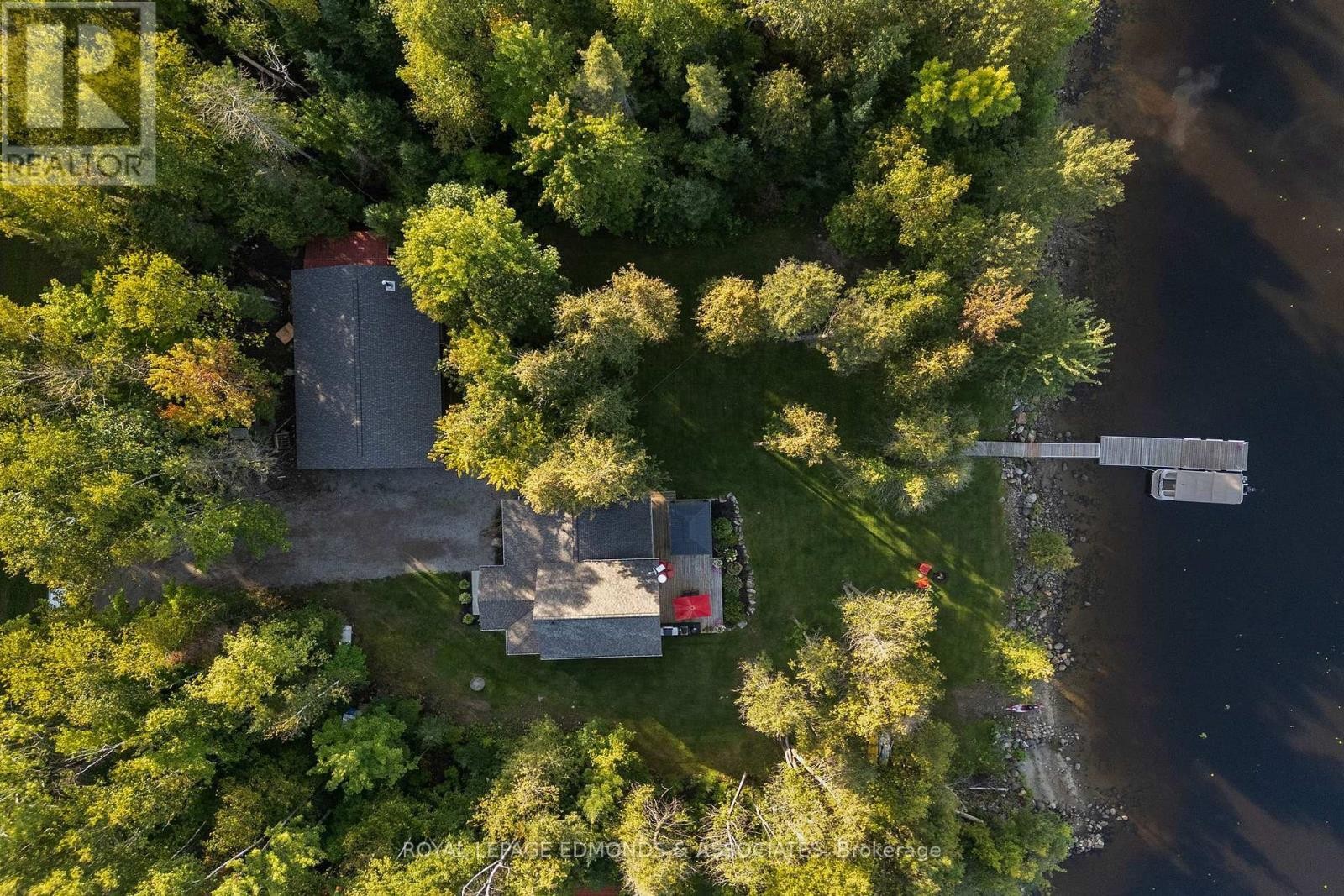 












106 WHITES BEACH TRAIL

,
Whitewater Region,




Ontario
K0J2L0


