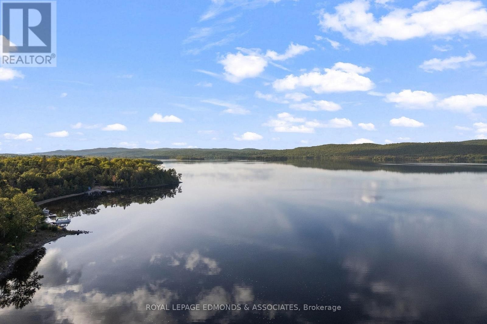 












106 WHITES BEACH TRAIL

,
Whitewater Region,




Ontario
K0J2L0

