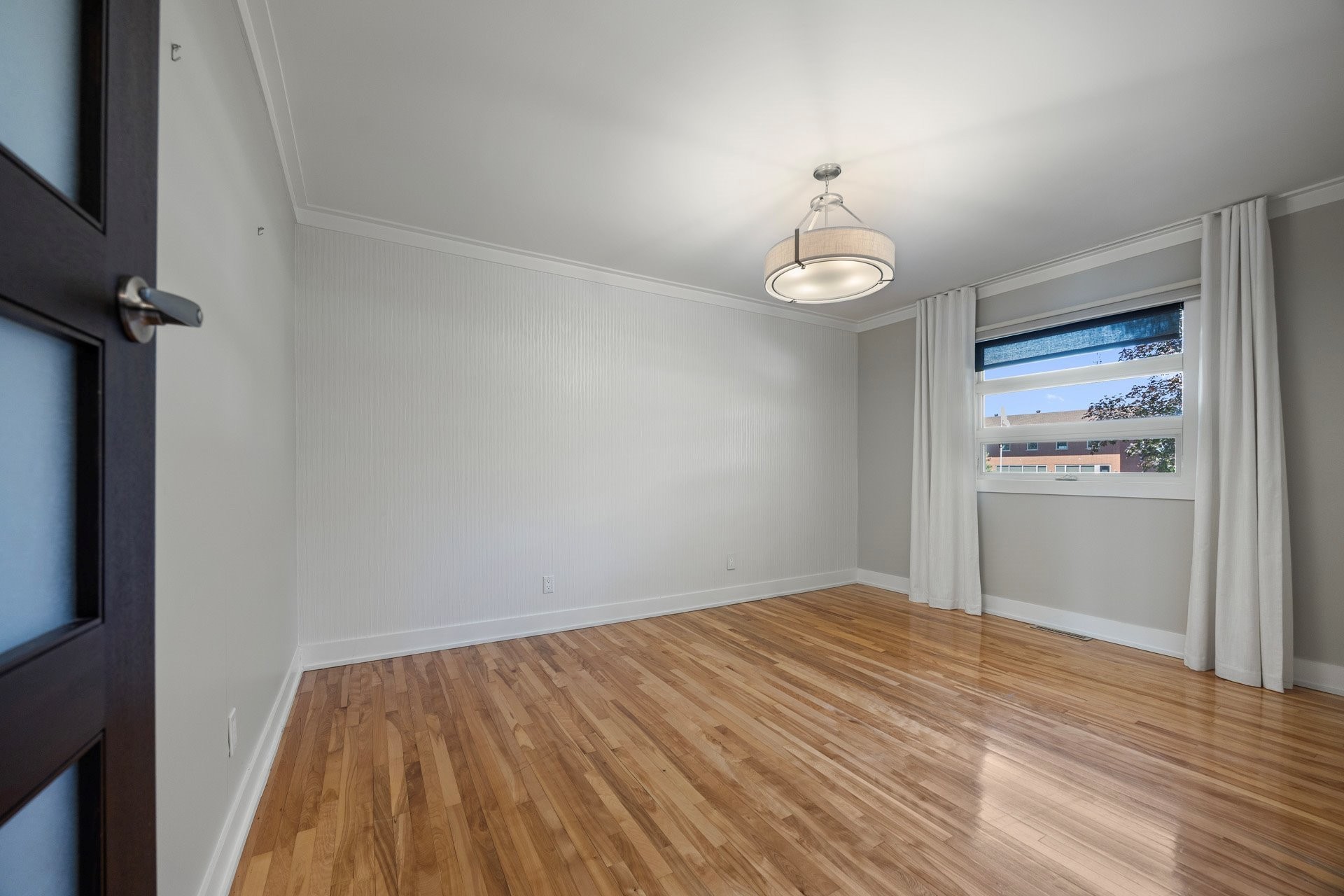 









2


Av. Balzac

,
Candiac,




QC
J5R2A6

