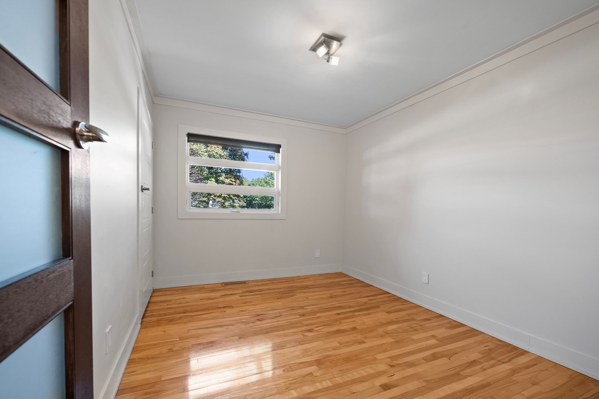 









2


Av. Balzac

,
Candiac,




QC
J5R2A6

