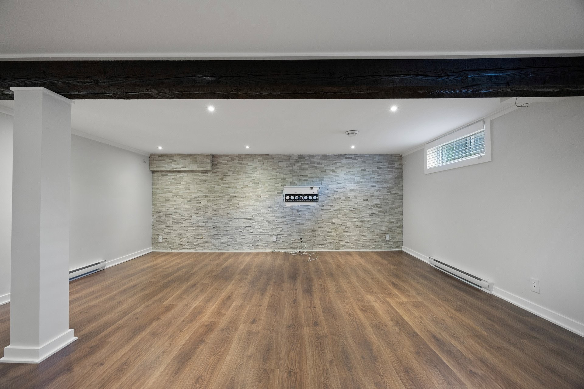 









2


Av. Balzac

,
Candiac,




QC
J5R2A6

