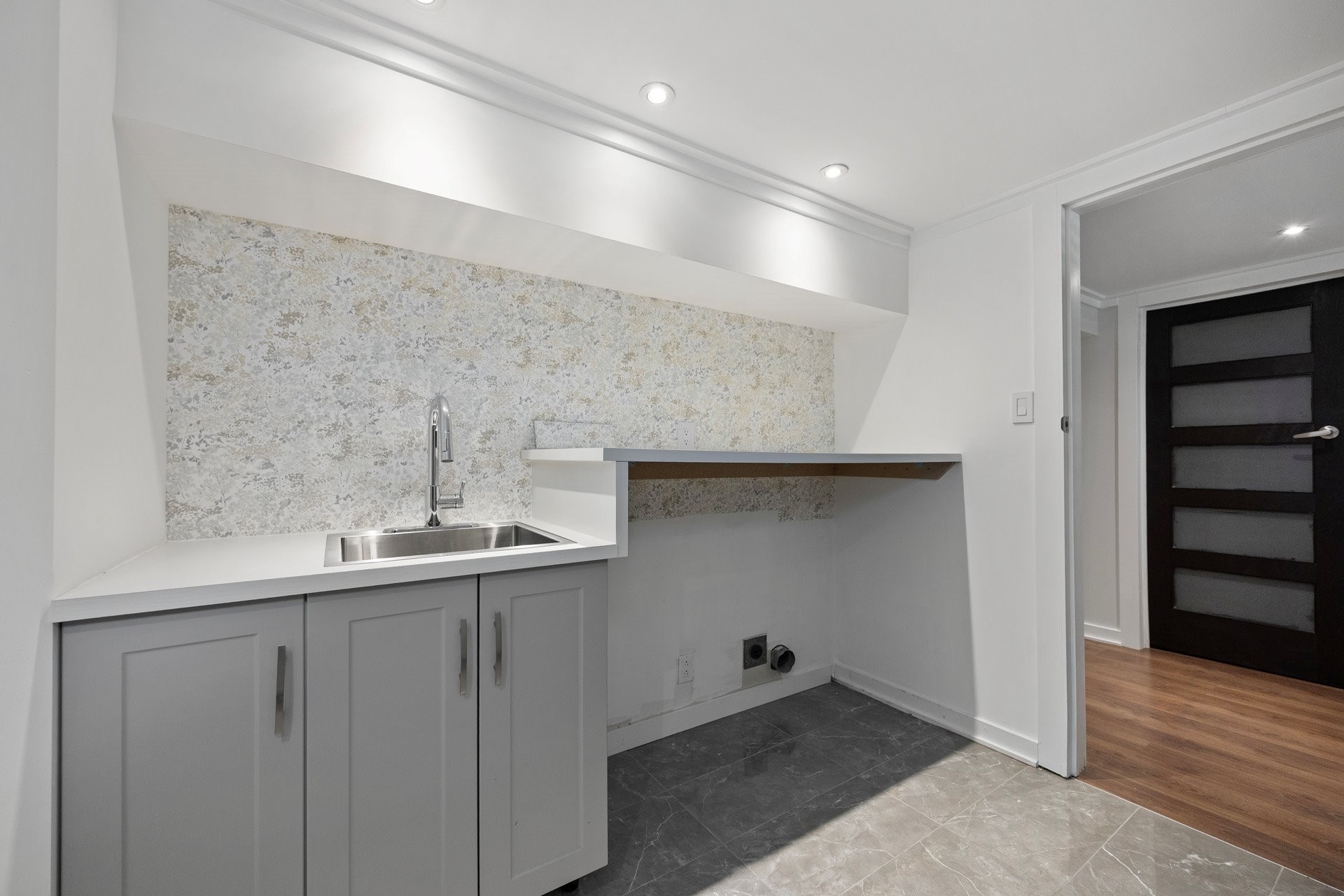 









2


Av. Balzac

,
Candiac,




QC
J5R2A6

