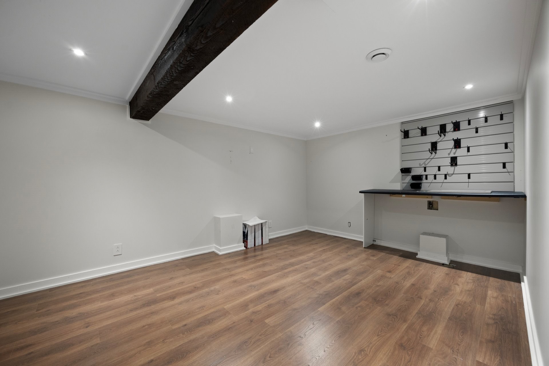 









2


Av. Balzac

,
Candiac,




QC
J5R2A6

