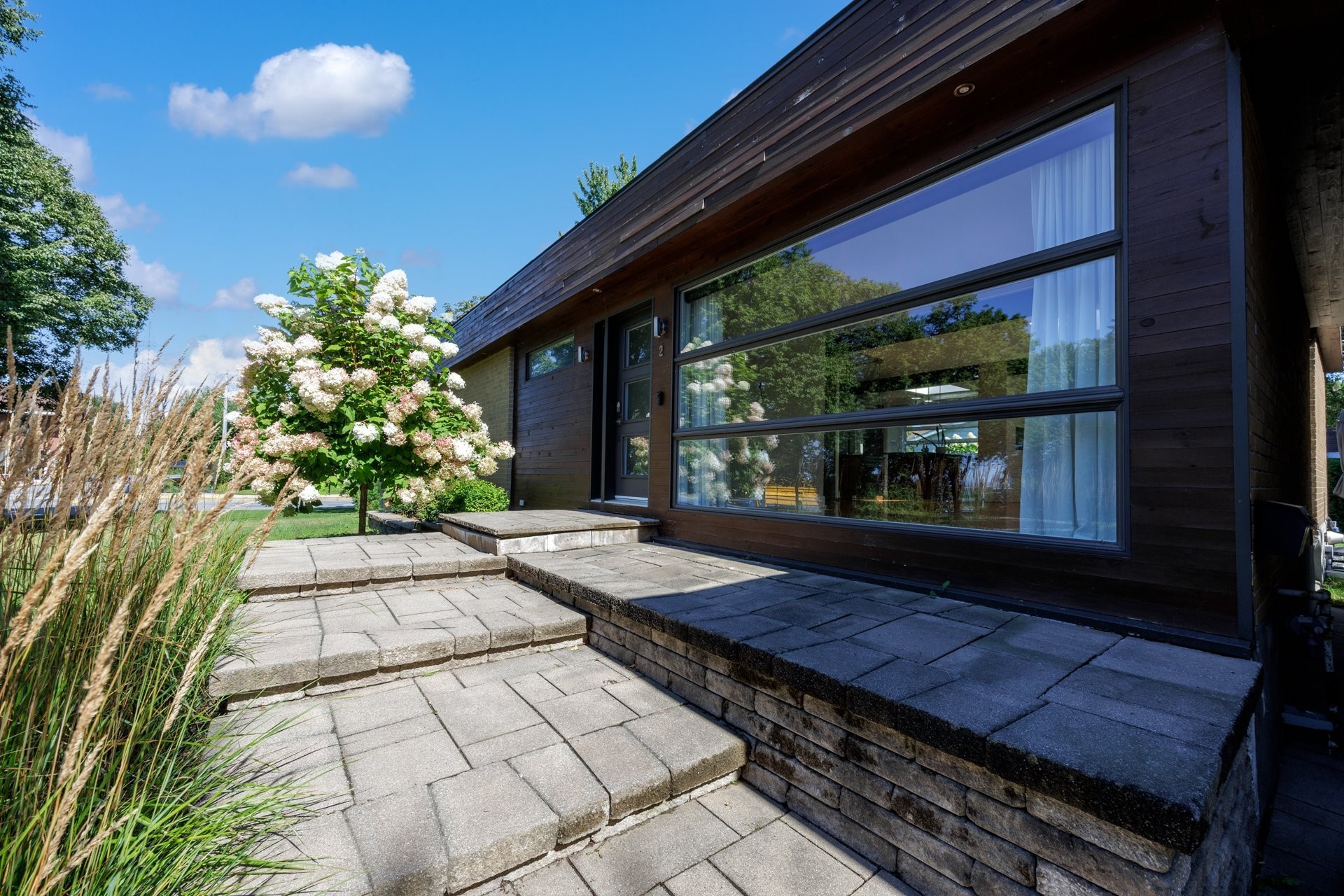 









2


Av. Balzac

,
Candiac,




QC
J5R2A6

