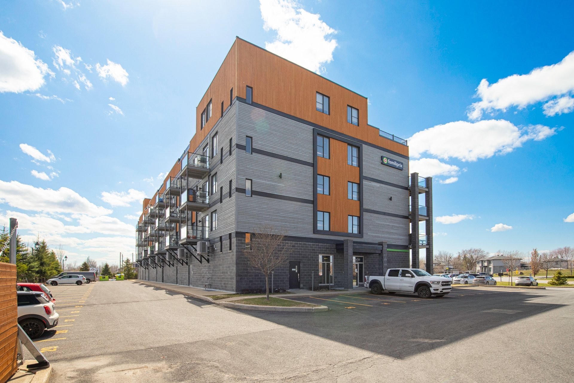 









50


Ch. de la Carrière

, 311,
Carignan,




QC
J3L0N5

