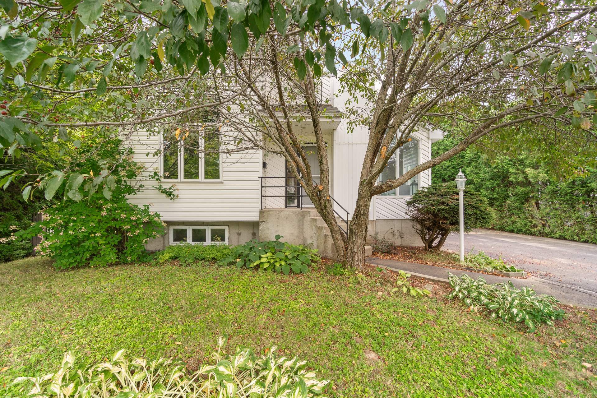 









1146


Rue St-Alexis

,
Trois-Rivières,




QC
G8T1B9

