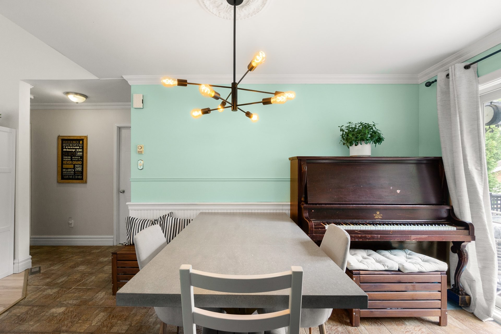 









1146


Rue St-Alexis

,
Trois-Rivières,




QC
G8T1B9

