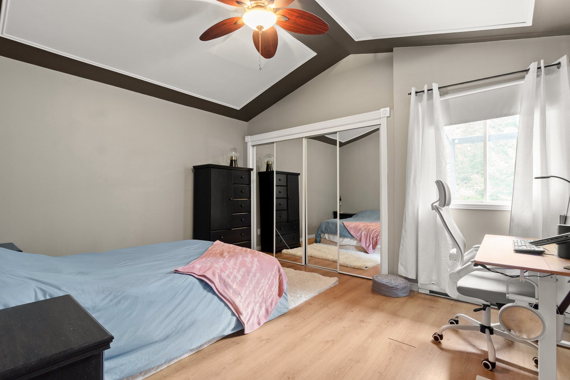 









1146


Rue St-Alexis

,
Trois-Rivières,




QC
G8T1B9

