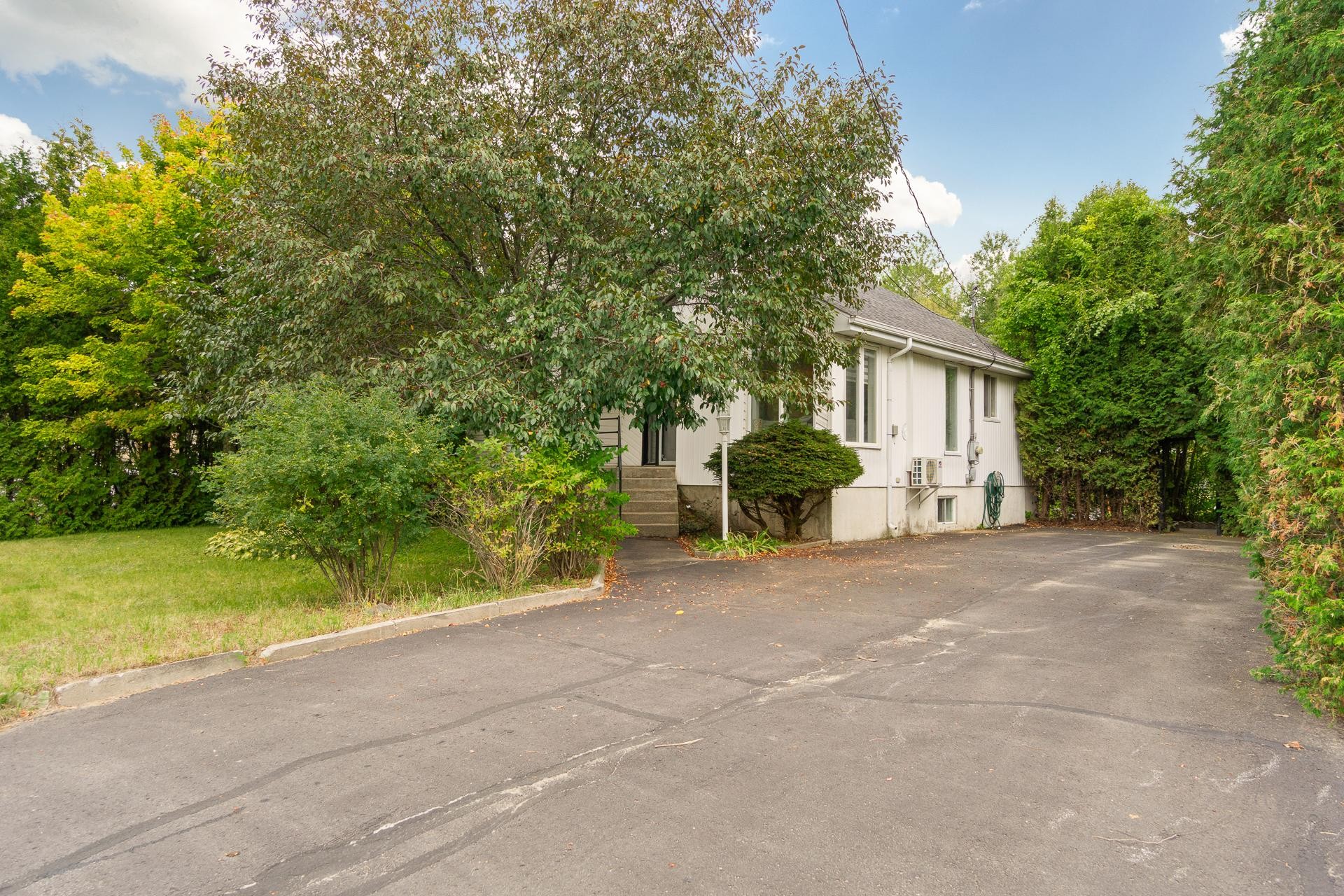 









1146


Rue St-Alexis

,
Trois-Rivières,




QC
G8T1B9

