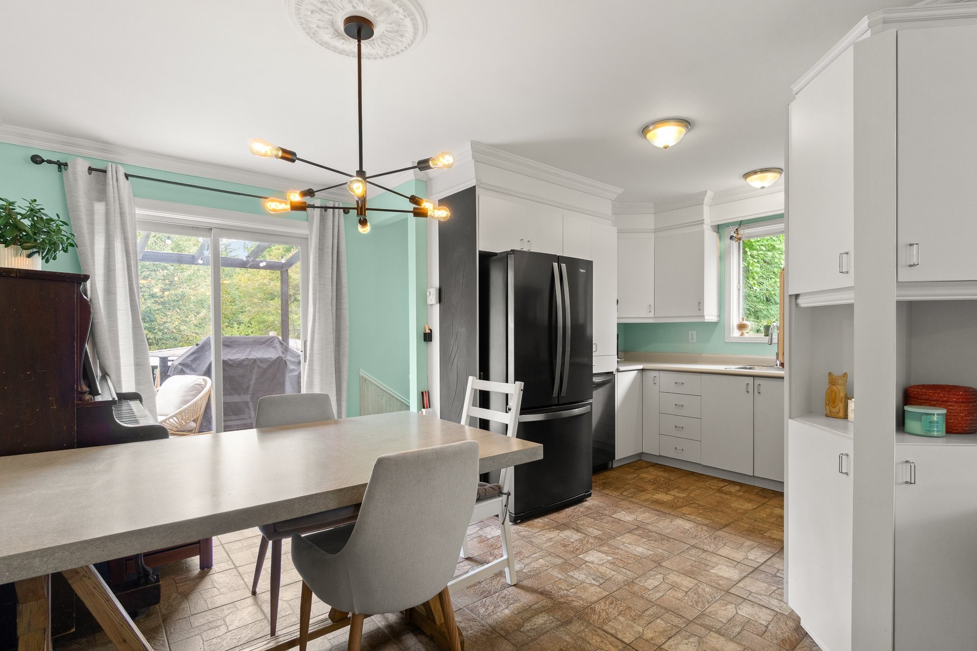 









1146


Rue St-Alexis

,
Trois-Rivières,




QC
G8T1B9


