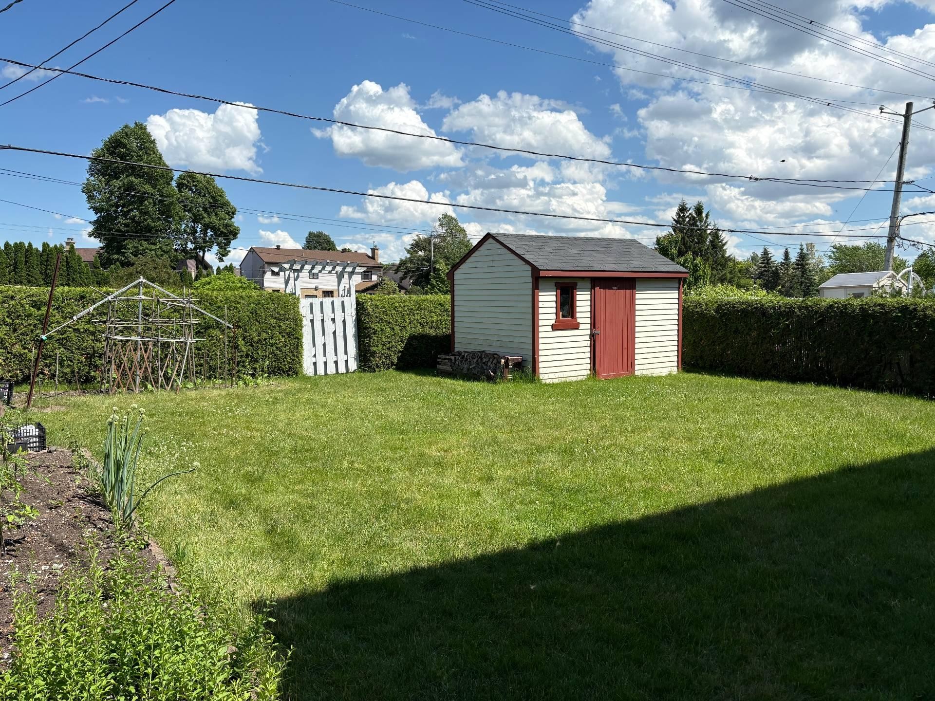 









1015


Crois. Savard

,
Brossard,




QC
J4X1X9

