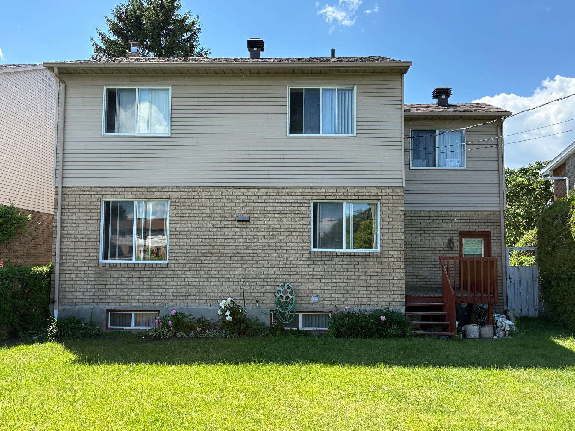









1015


Crois. Savard

,
Brossard,




QC
J4X1X9

