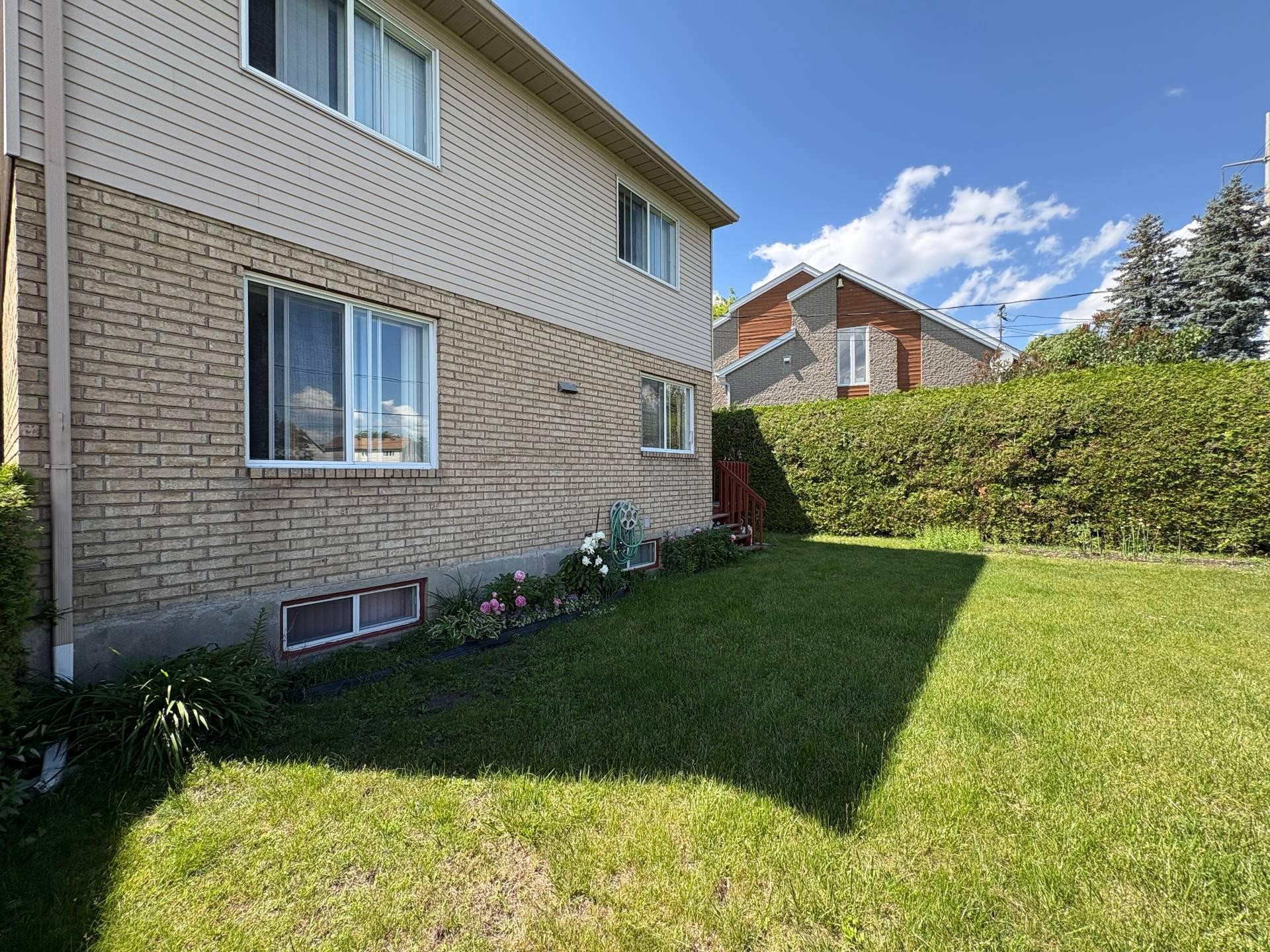 









1015


Crois. Savard

,
Brossard,




QC
J4X1X9

