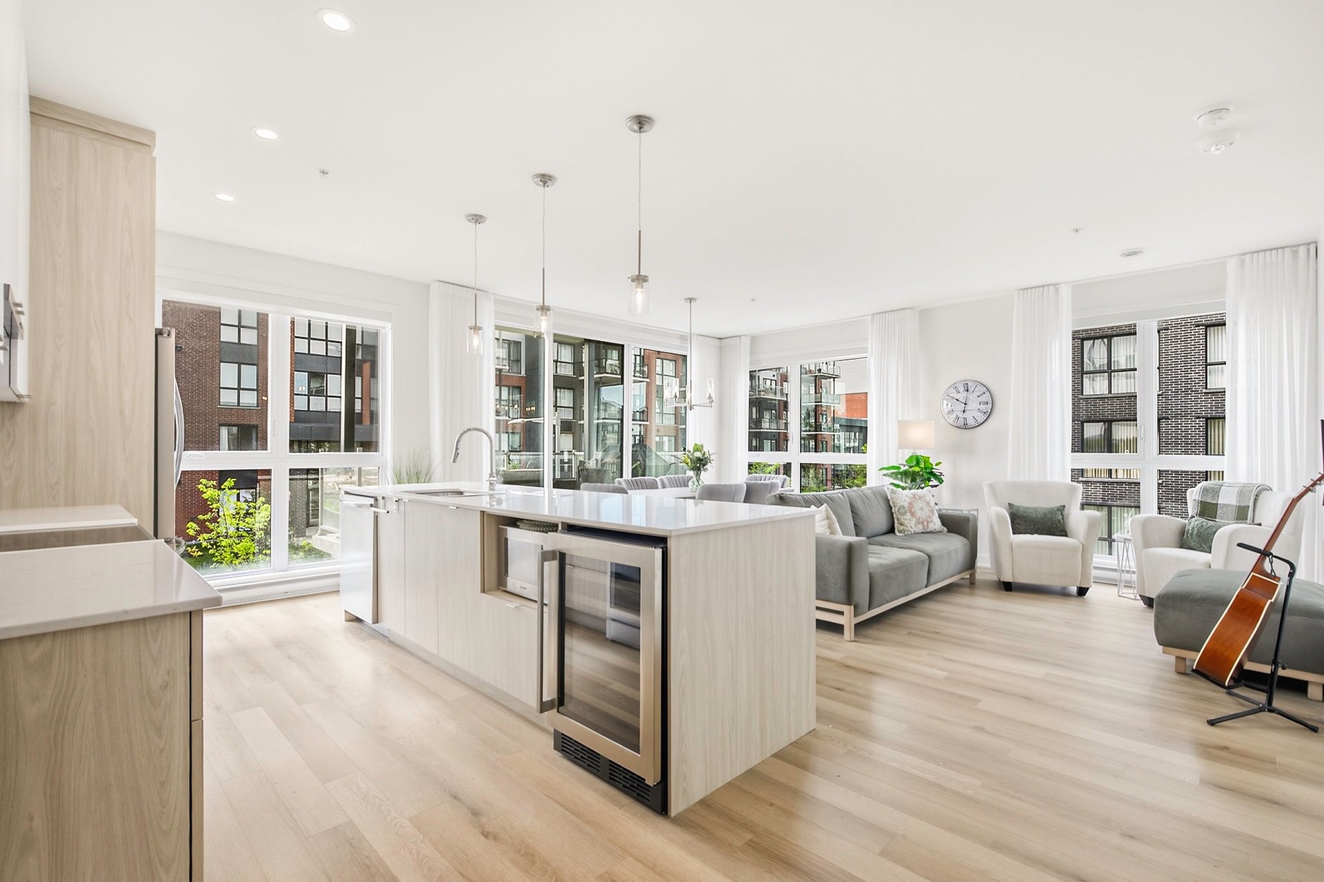 









4240


Rue Olivier-Fournier

, 201,
Longueuil (Saint-Hubert),




QC
J3Y1K6

