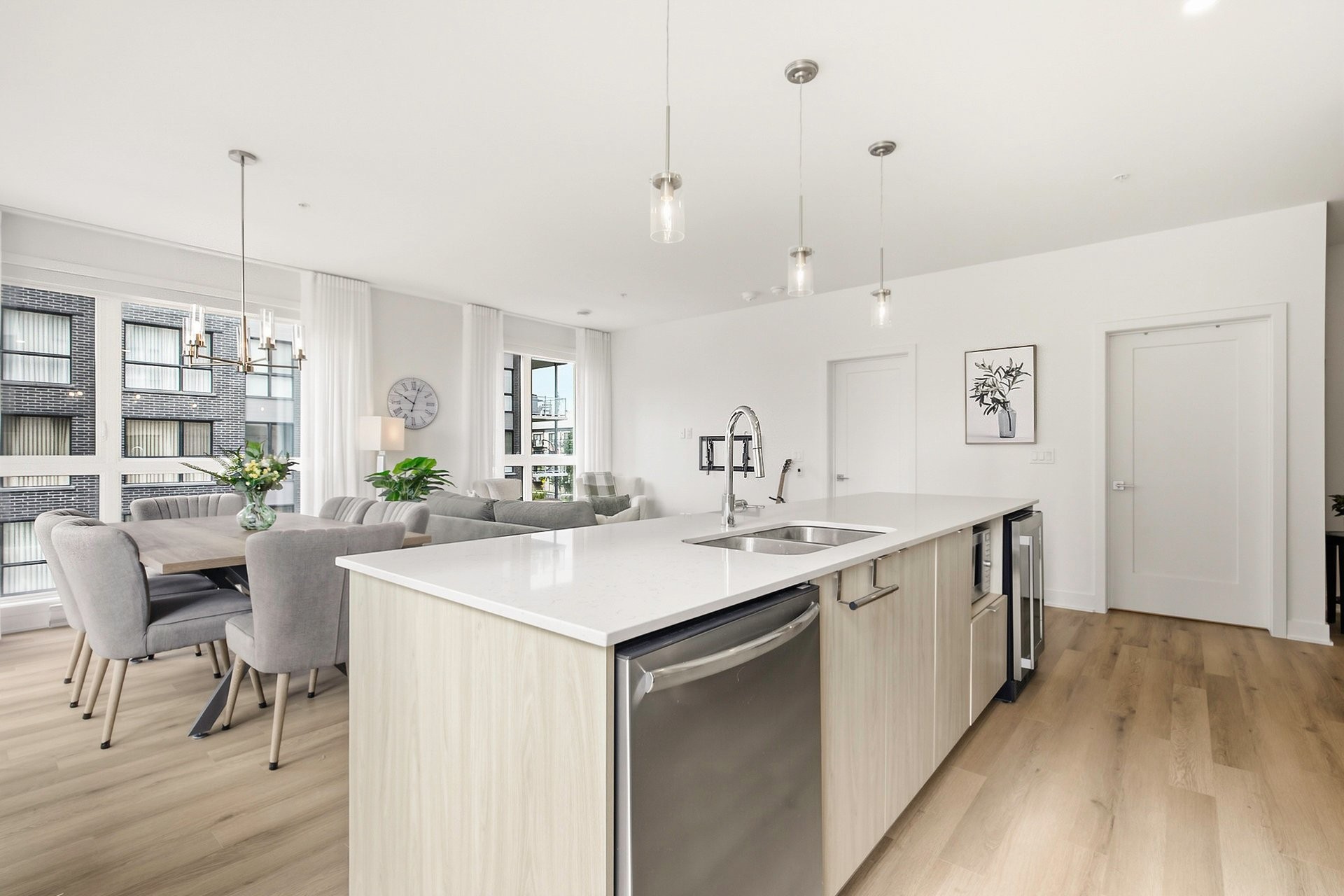 









4240


Rue Olivier-Fournier

, 201,
Longueuil (Saint-Hubert),




QC
J3Y1K6

