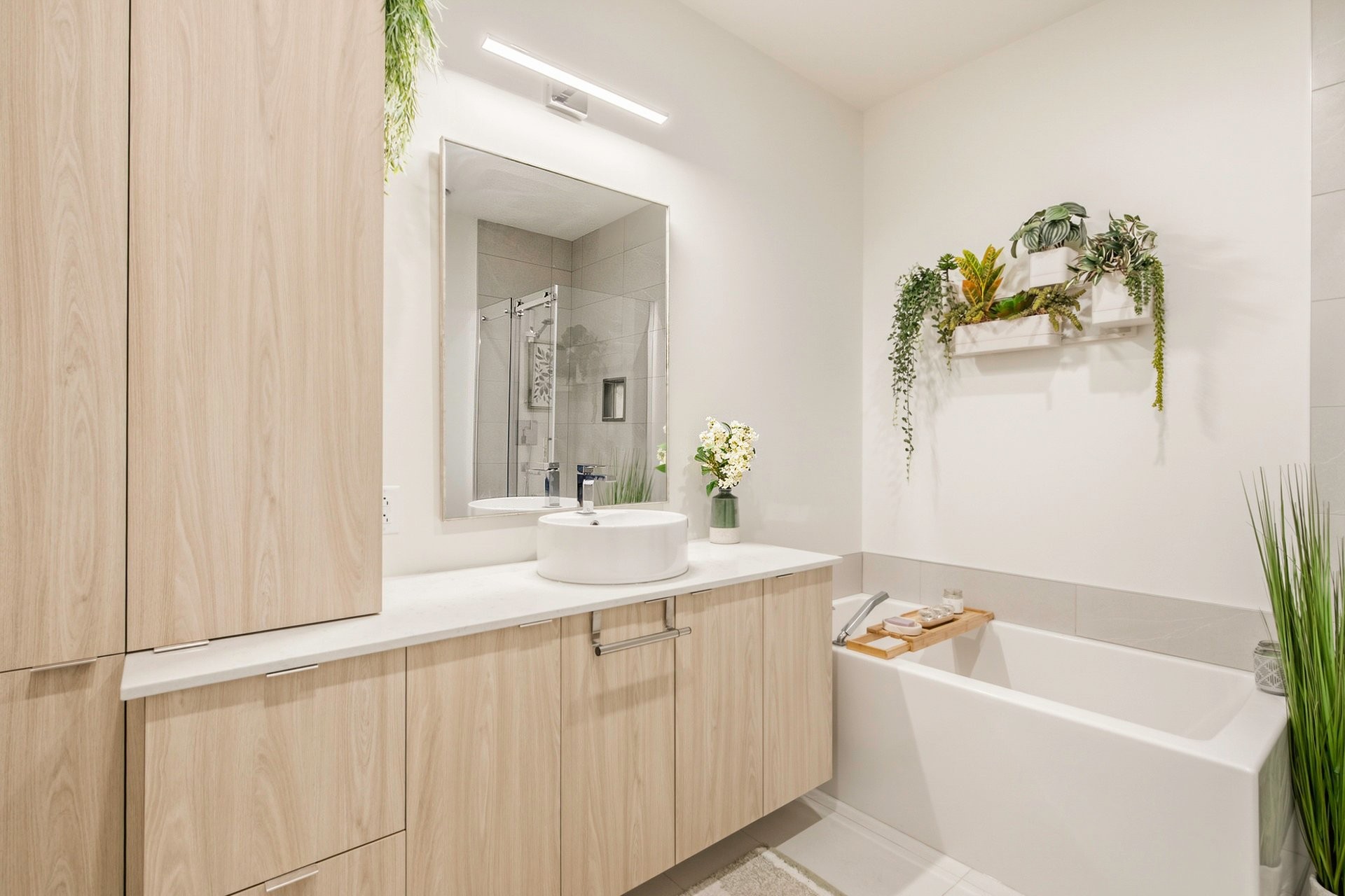 









4240


Rue Olivier-Fournier

, 201,
Longueuil (Saint-Hubert),




QC
J3Y1K6

