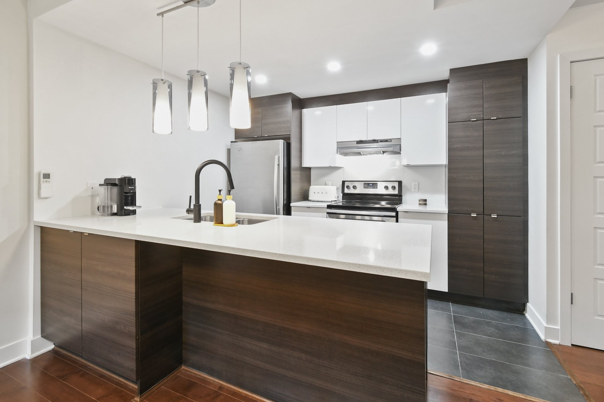 









7627


Rue De Lanaudière

, 001,
Montréal (Villeray/Saint-Michel/Parc-Extension),




QC
H2E1Y5


