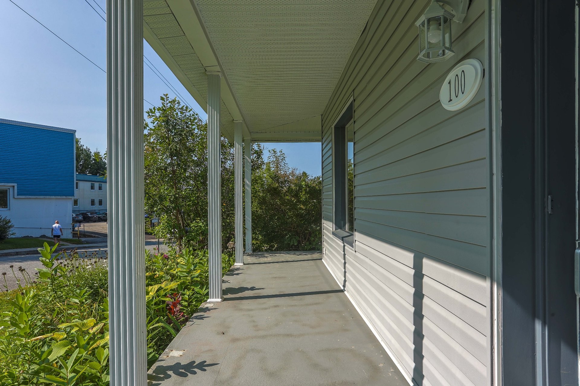 









100


Rue St-Jean

,
Sainte-Thècle,




QC
G0X3G0

