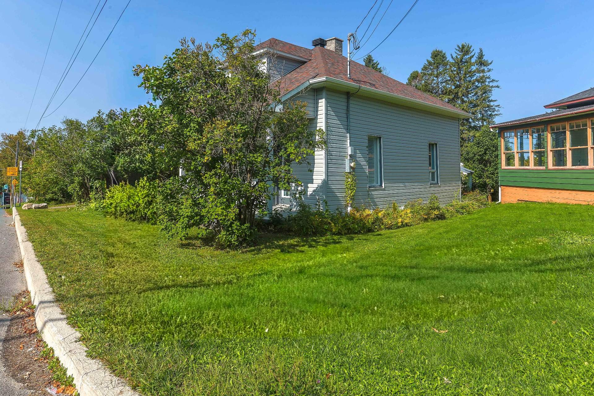 









100


Rue St-Jean

,
Sainte-Thècle,




QC
G0X3G0

