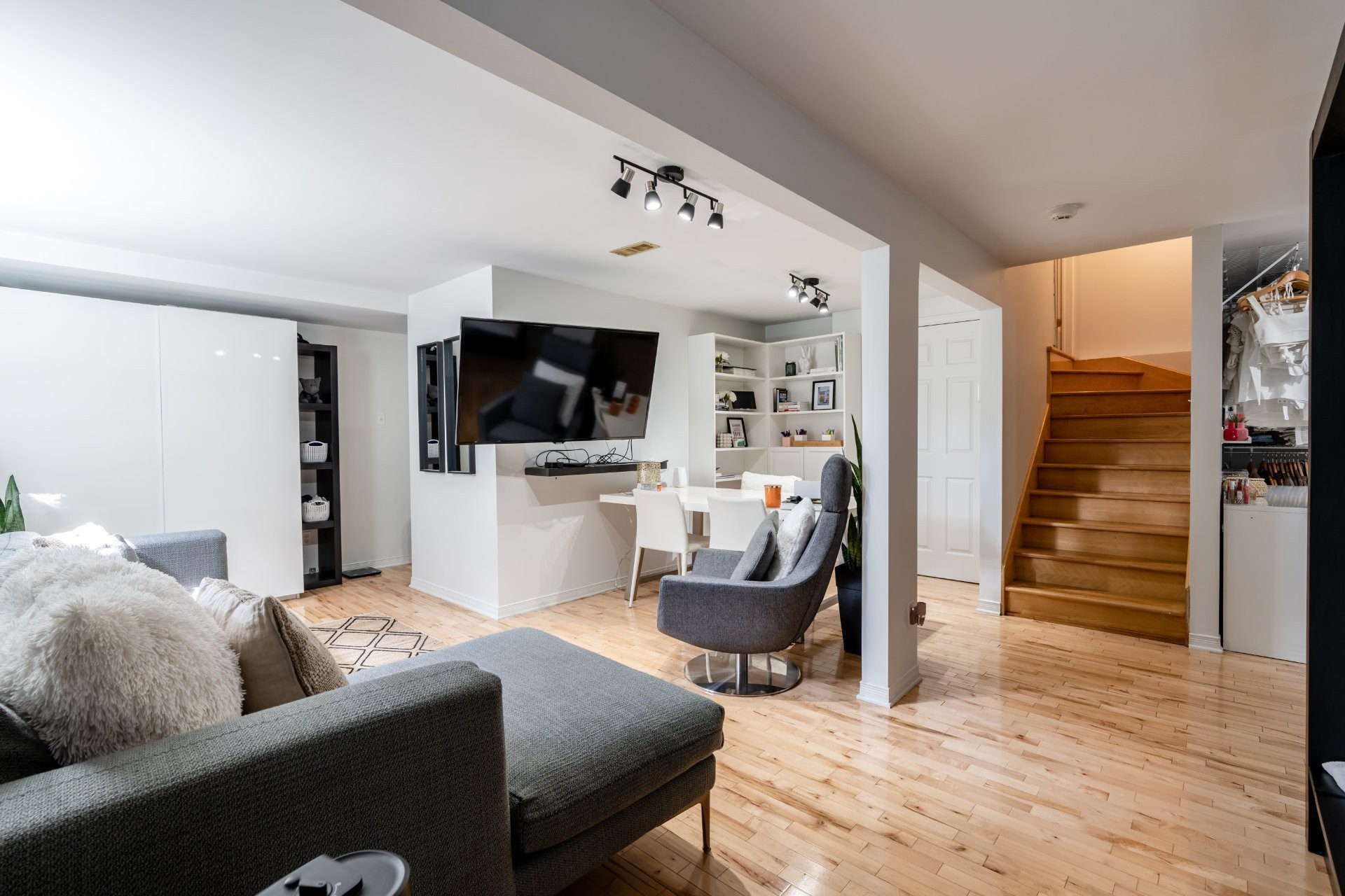 









238


Rue de la Renaissance

,
Blainville,




QC
J7B1S7

