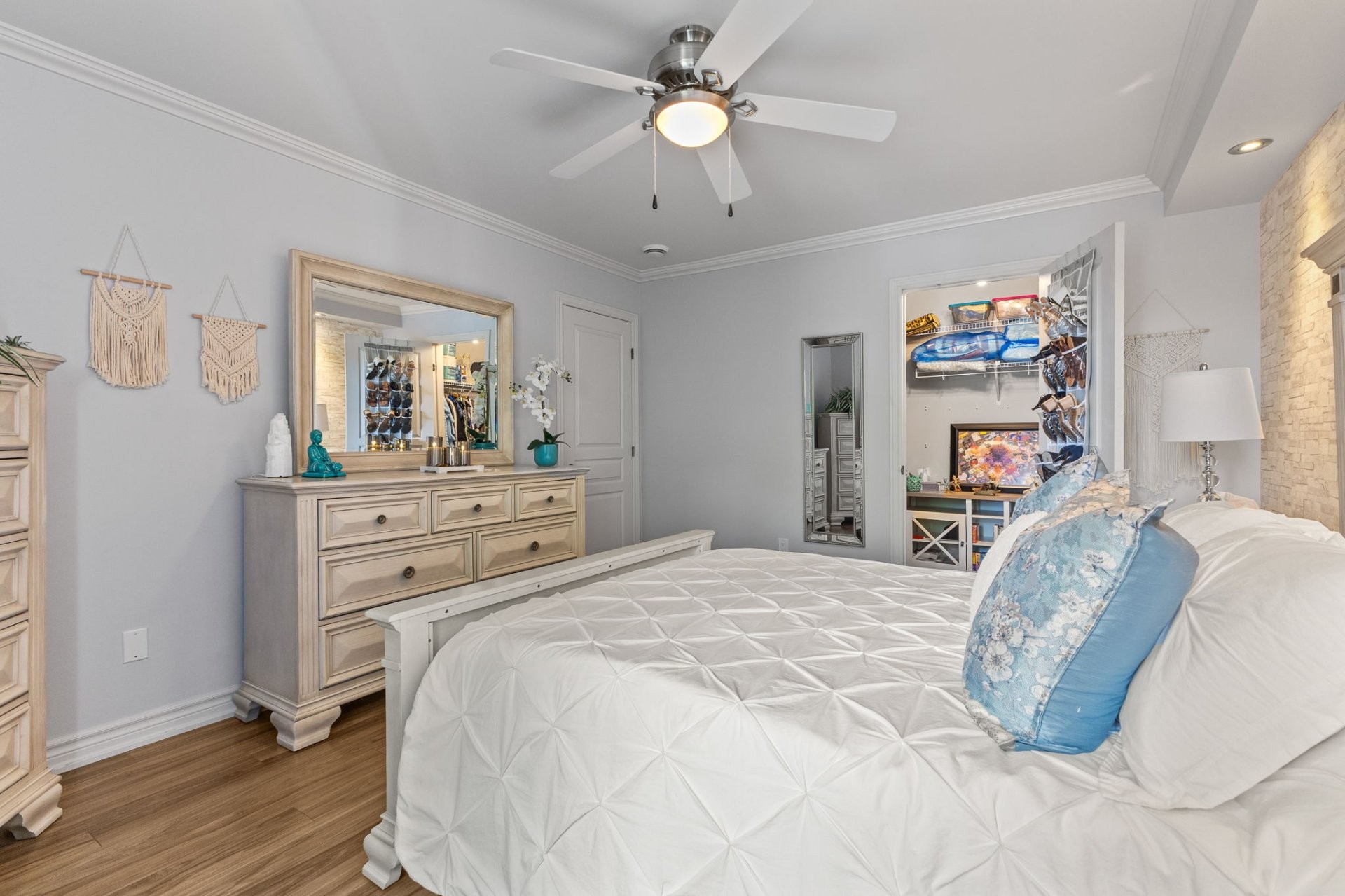 









63


Av. Gatineau

, 76,
Gatineau (Gatineau),




QC
J8T4J4


