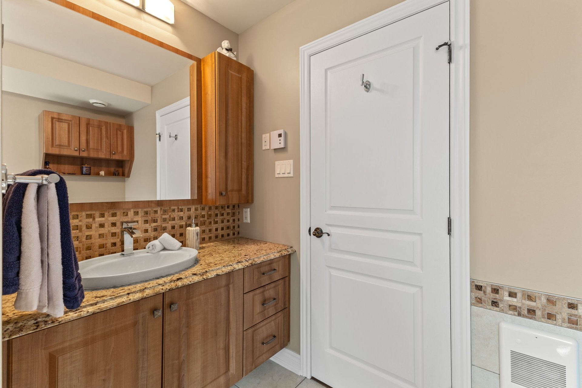 









63


Av. Gatineau

, 76,
Gatineau (Gatineau),




QC
J8T4J4

