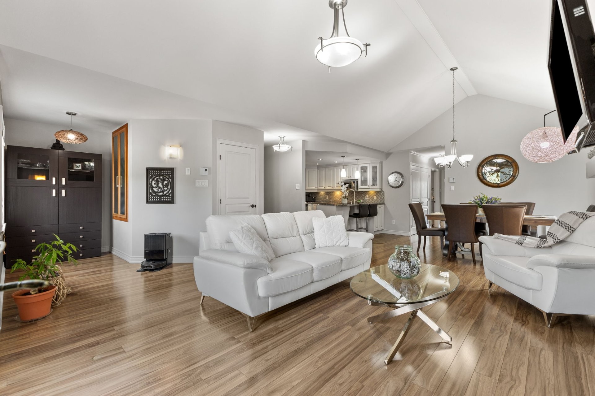 









63


Av. Gatineau

, 76,
Gatineau (Gatineau),




QC
J8T4J4

