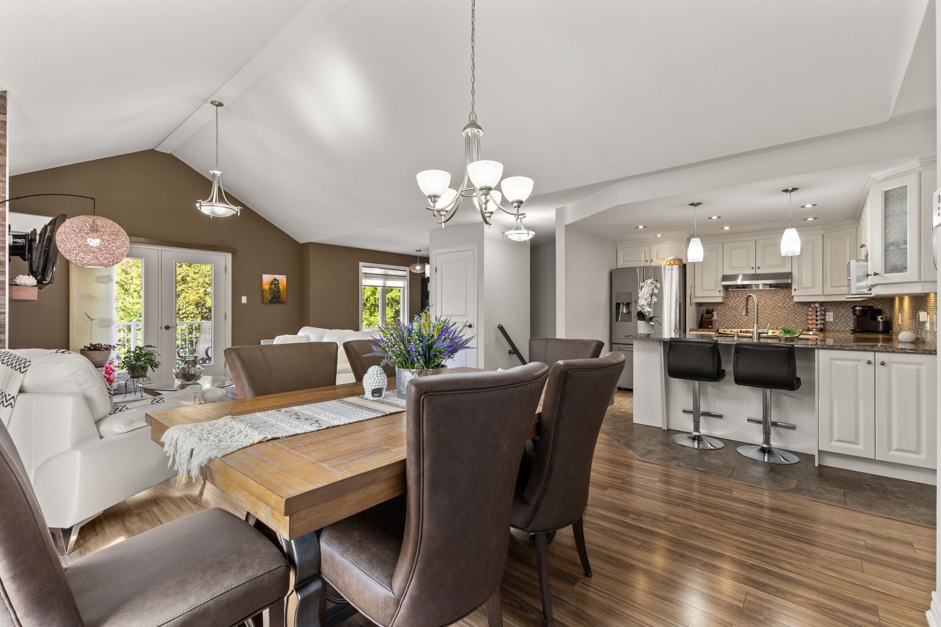 









63


Av. Gatineau

, 76,
Gatineau (Gatineau),




QC
J8T4J4

