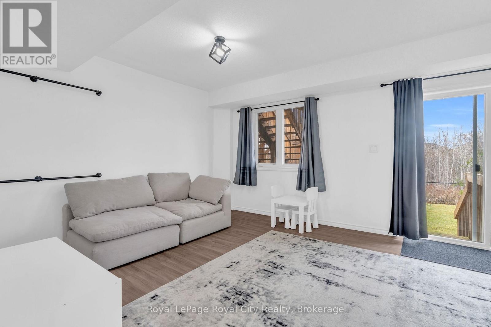 












7 - 269 WATSON PARKWAY N

,
Guelph (Grange Road),




Ontario
N1E0R3

