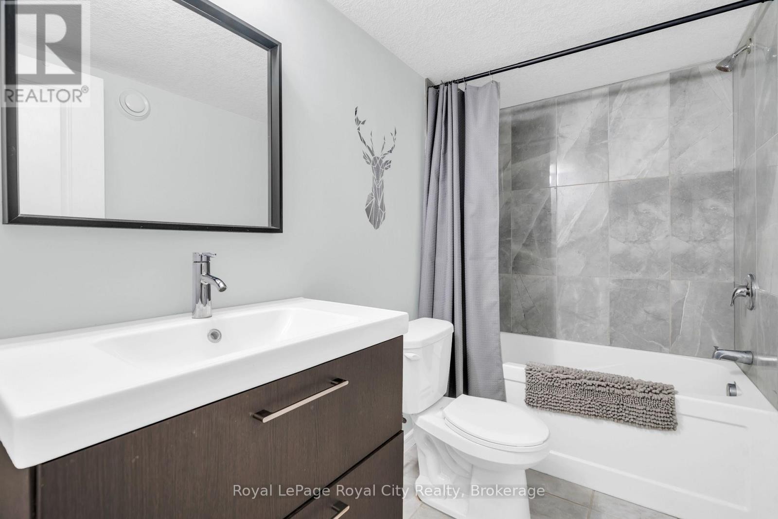 












7 - 269 WATSON PARKWAY N

,
Guelph (Grange Road),




Ontario
N1E0R3

