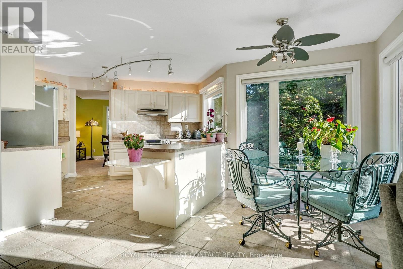 












3847 WEST STREET

,
Innisfil,




Ontario
L9S2L8

