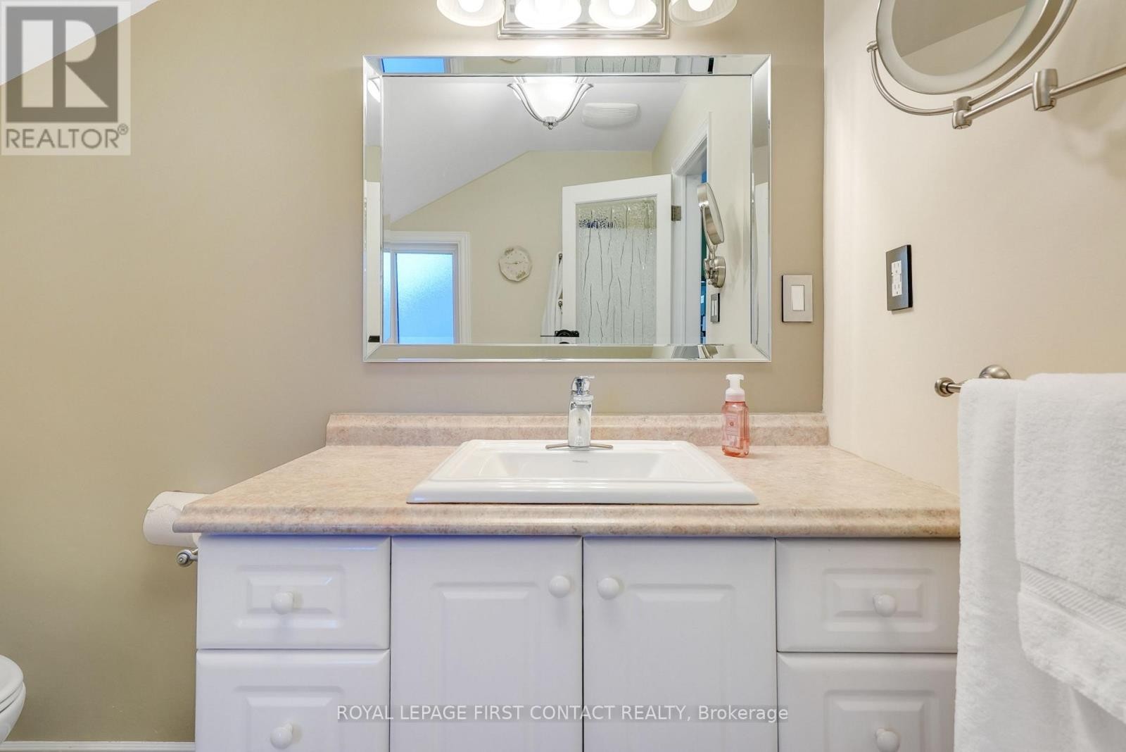 












3847 WEST STREET

,
Innisfil,




Ontario
L9S2L8

